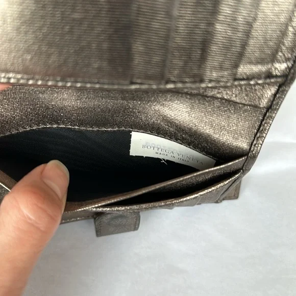 Bottega Veneta Nappa Argento Medium Sized Wallet - Picture 3 of 7